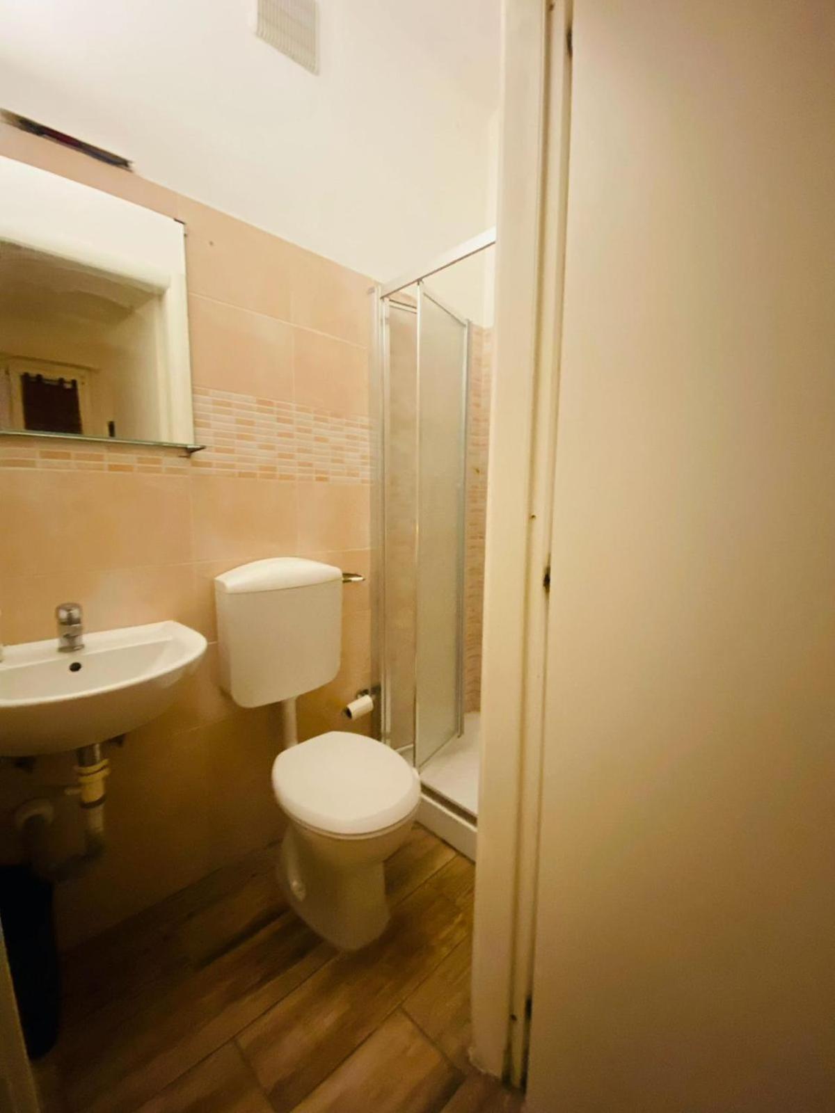 Europe Station Rooms Parma Eksteriør billede