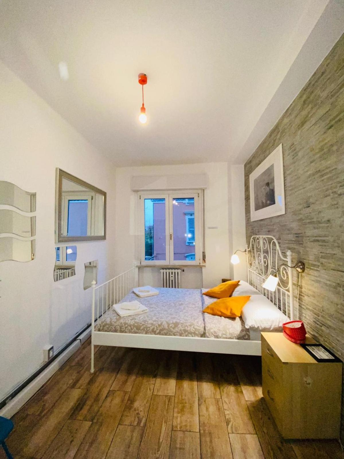 Europe Station Rooms Parma Eksteriør billede